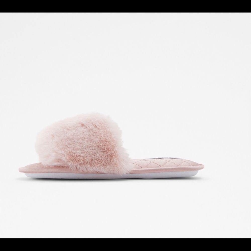 ALDO Light Blush Pink Fur Slippers - Size S, 5, 6 - Picture 5 of 6